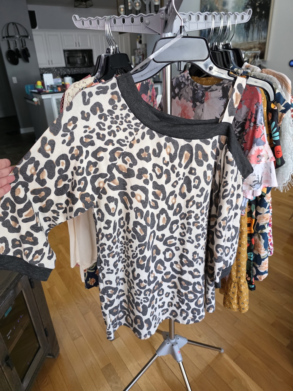 One Shoulder Leopard Print Top
